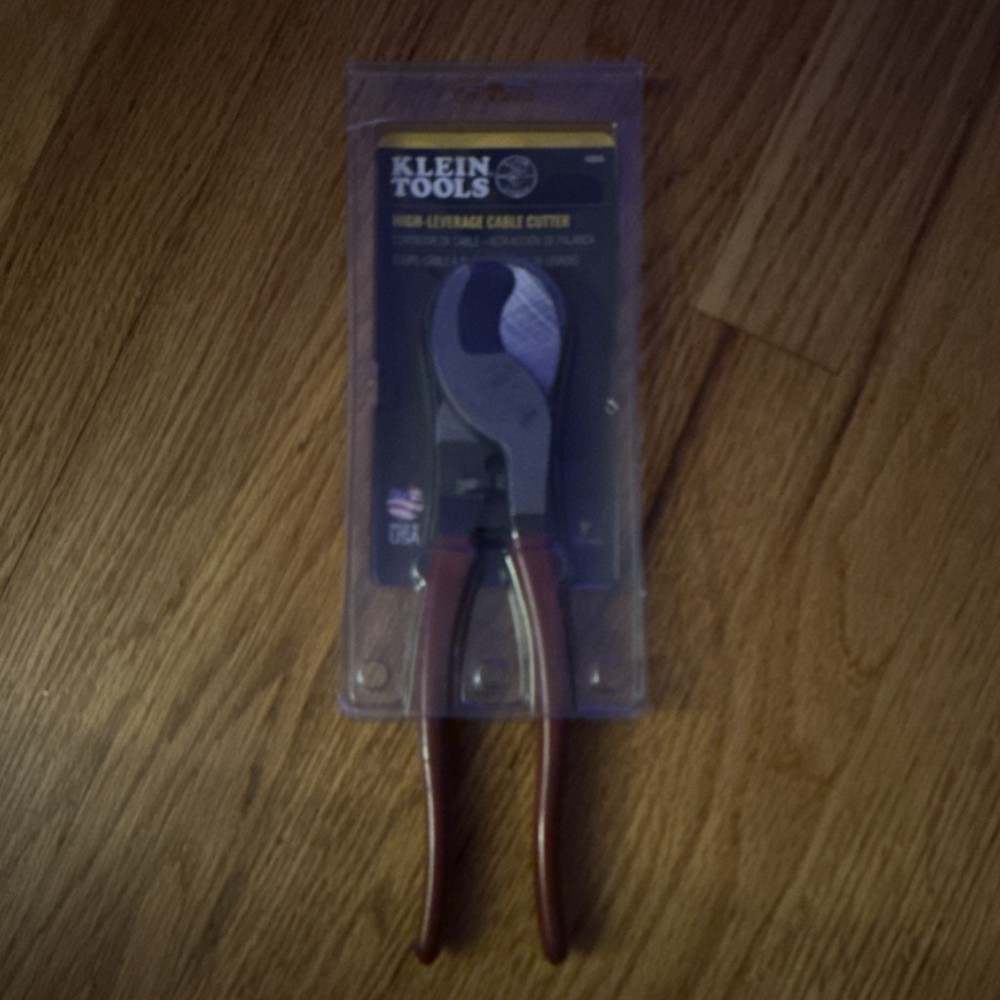 Klein Tools 63050 High-Leverage Cable Cutter 9" Red Handle for Copper Aluminum