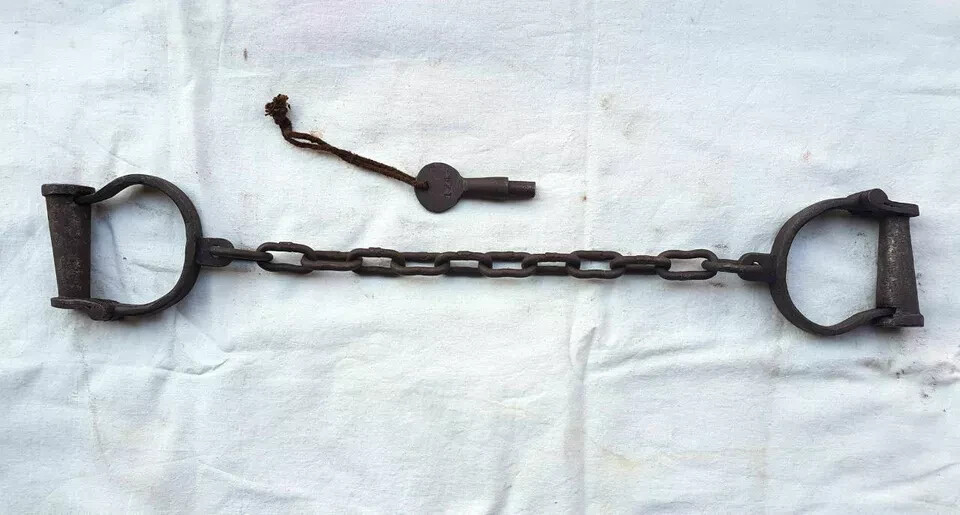 Rusted -Handcuff Handcrafted Chain Hand Cuffs Lock Key Handcuffs
