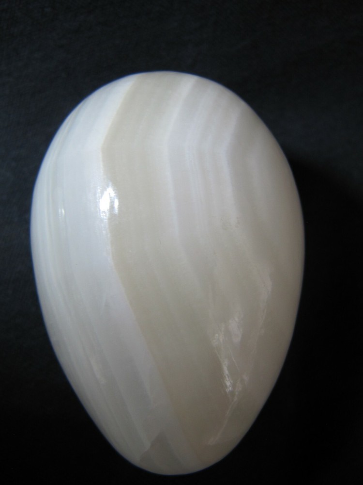 2 Cream Onyx Eggs - VGC