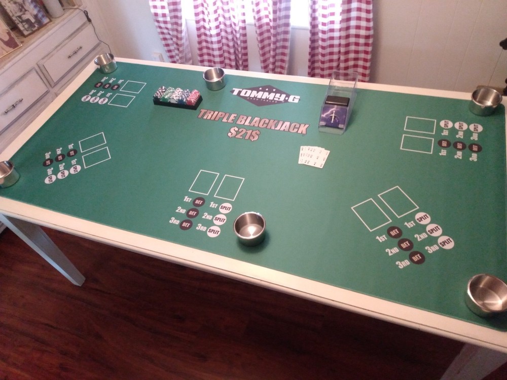BLACKJACK CARD TABLE GAMING MAT