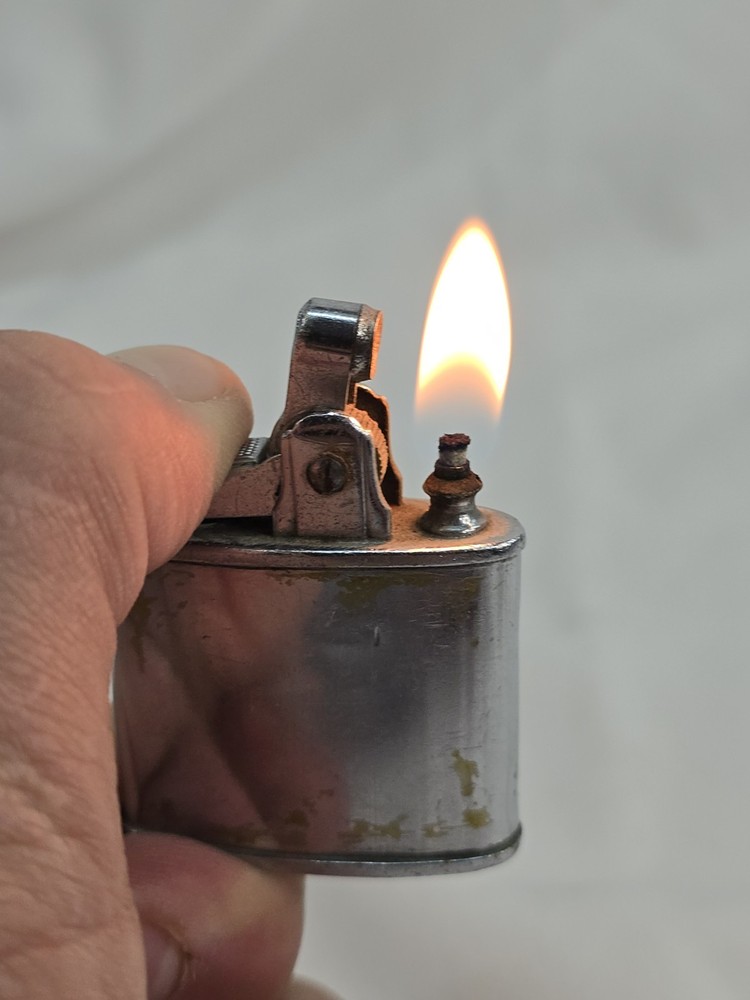 Vintage Ronson Whirlwind Fluid Lighter In Working Worn Condition