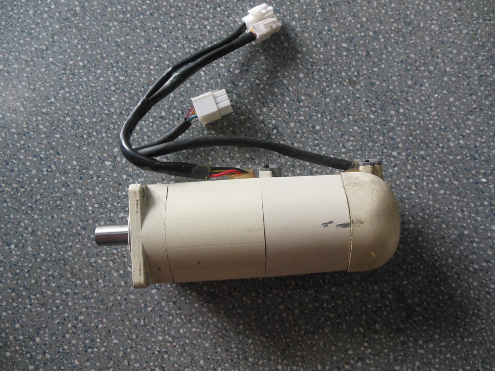 PANASONIC SERVO MOTOR MSM042A1B FREE EXPEDITED SHIPPING Refurbished