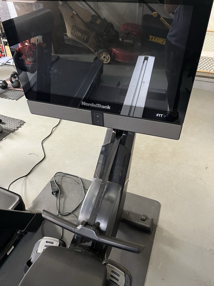 Rowing Machine, black Nordic Track RW900