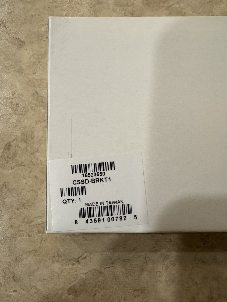 NEW Corsair SSD 2.5" to 3.5" Mounting Bracket CSSD-BRKT1