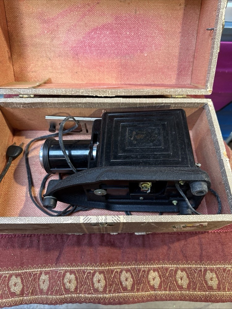 Vintage Photography Slide Projector. Works