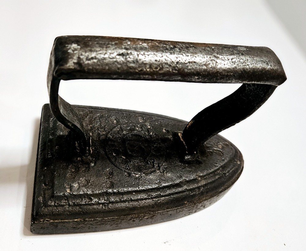 Vintage Cast Iron Antique 6"