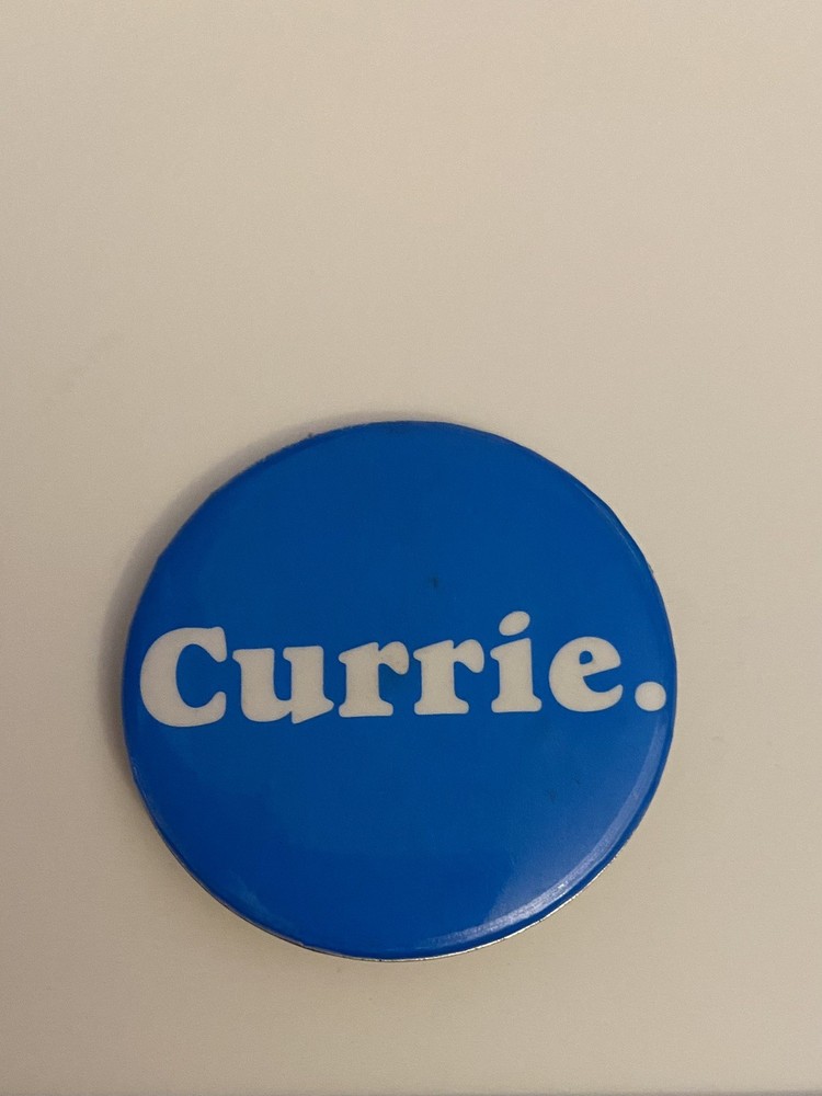 Currie. Pin Back Button P119