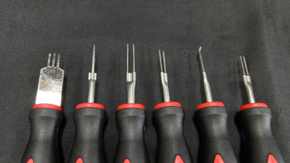 Mac Tools TT95839 23-PC. Universal Terminal Tool Kit