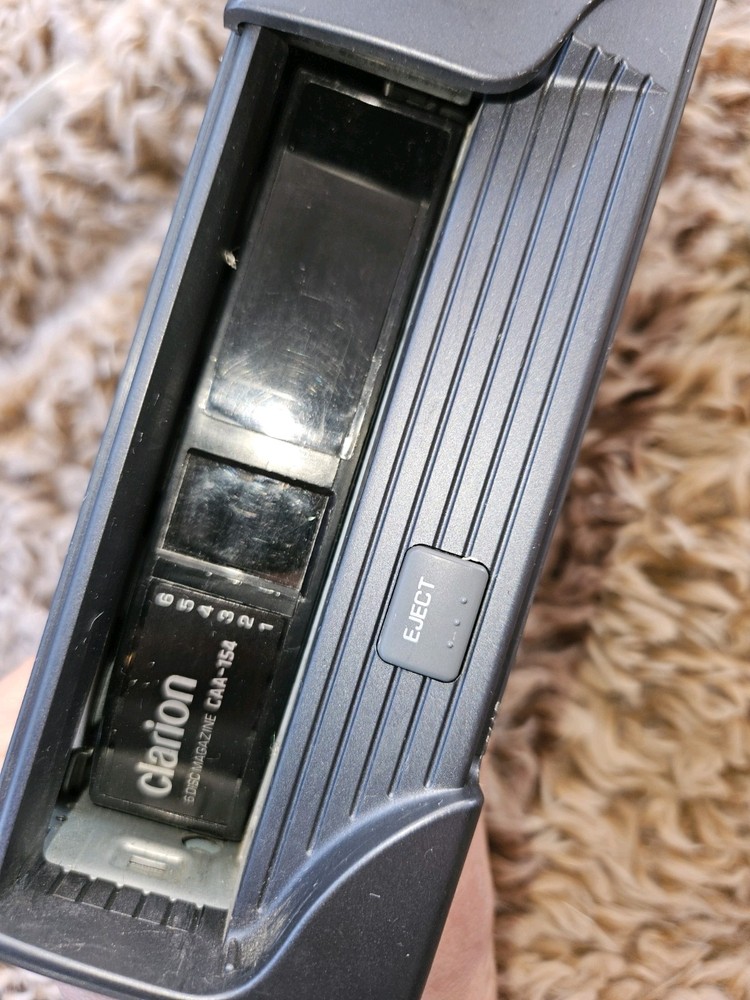 Clarion CDC605 Digital Audio/6 Disc Cd Changer. Pro Audio UNTESTED