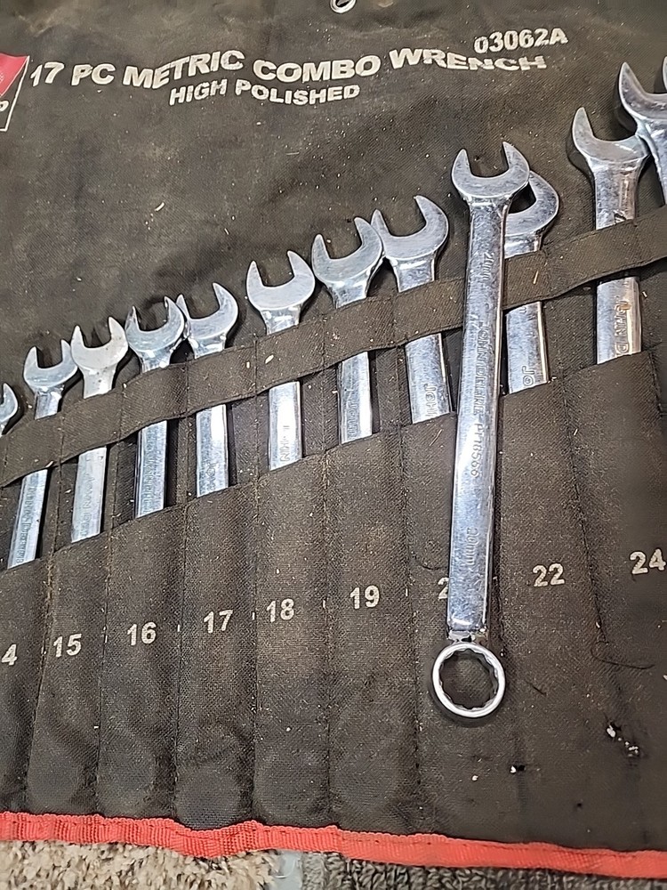 Vintage 20pc. John Deere Wrench SET NEIKO TOOLS