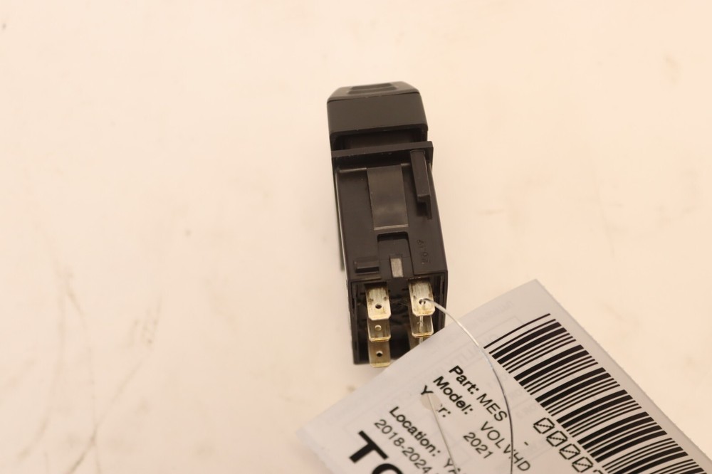 2019-2024 VOLVO VNL 760 DASHBOARD PANEL FIFTH WHEEL LOCK SWITCH BUTTON OEM