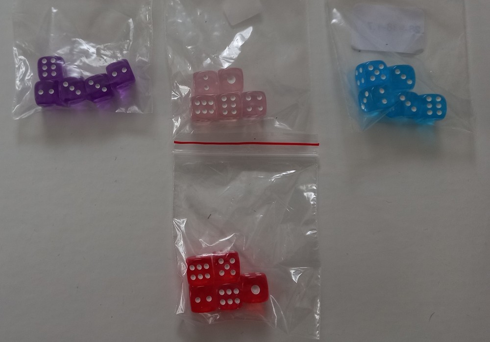 Bag by color 5 dice new 1 cm³