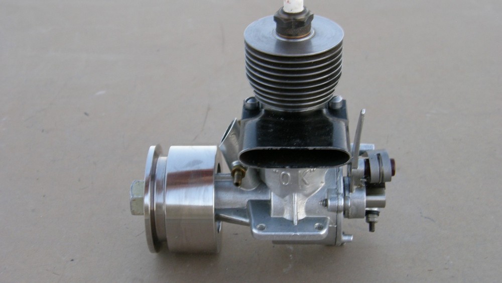OK 60 TORONADO RACEWAY TETHER CAR / MARINE Spark Ignition Model Engine
