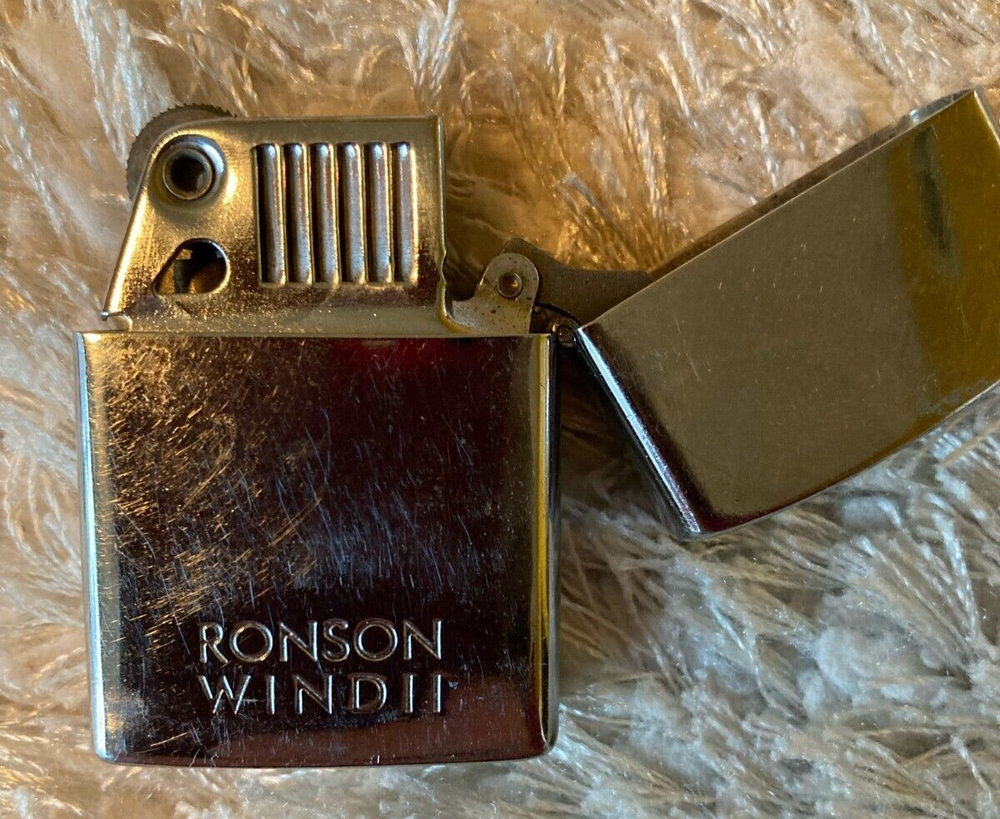3 lighters: Paris, Ronson Wind II, Petersons