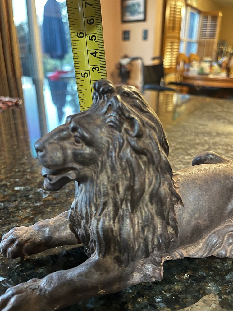 VTG Cast Iron Lion Topper 5”x9”