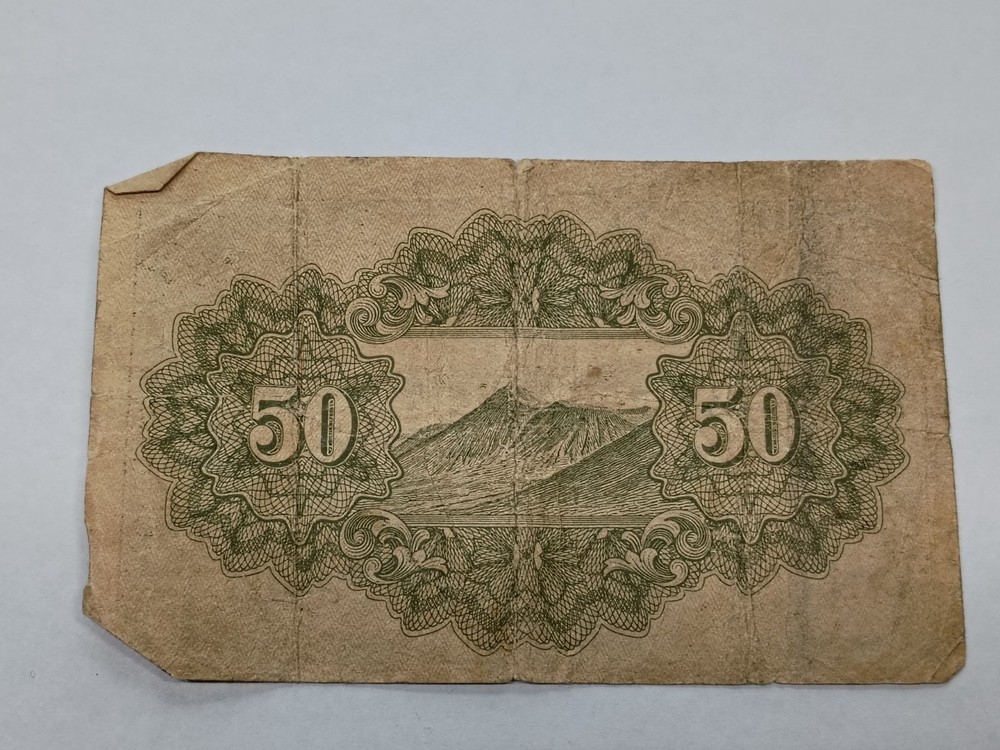 lot of assorted foreign bills.