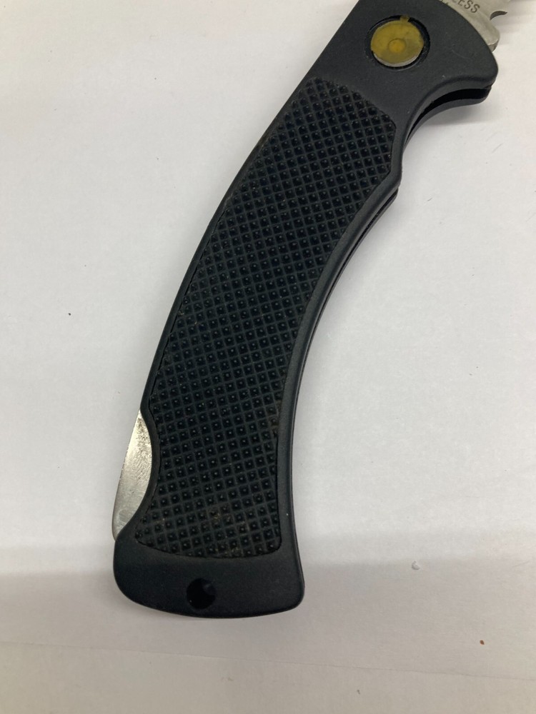 Master Black Tactical Lockback Serrated Edged Folding Knife D1-03A