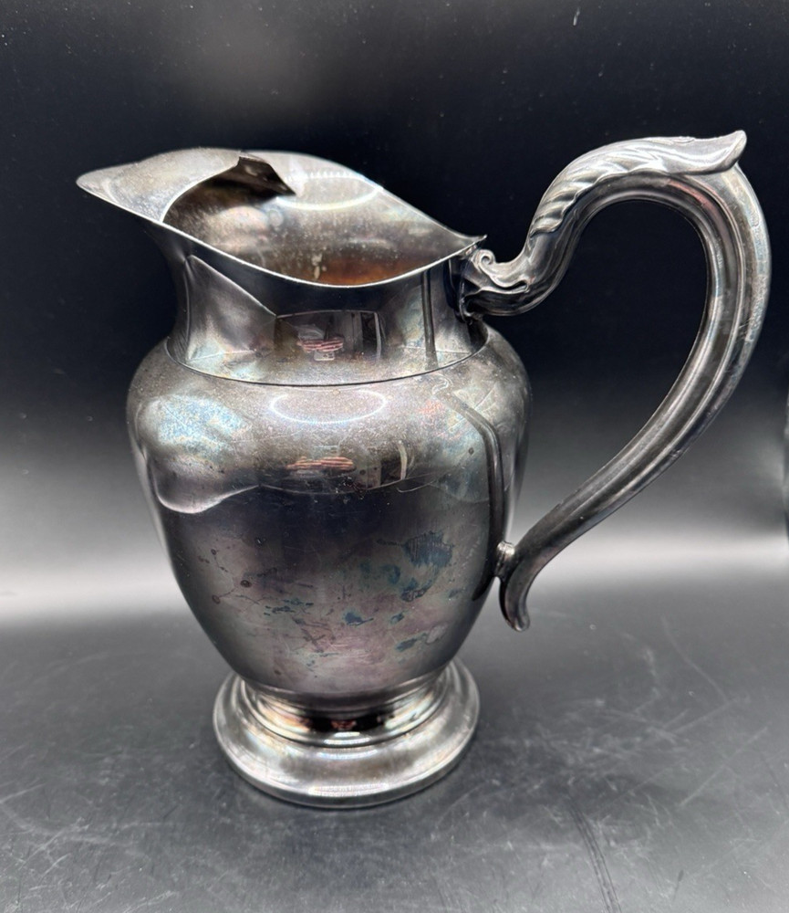 WM A Rogers Water Pitcher With Ice Lip