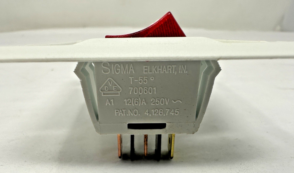 NEW Suburban RV Light, Vent, Water Pump Wall Switch, 3 Gang Assembly White