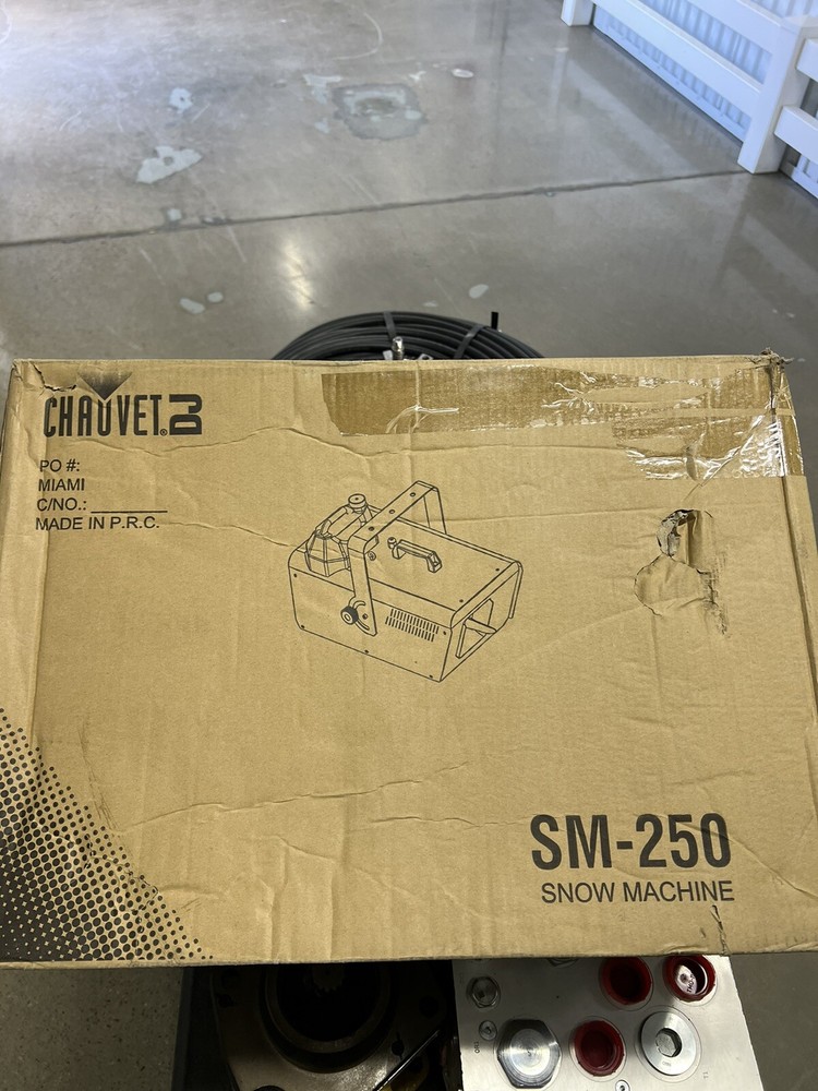 CHAUVET DJ SM250 Snow Effect Machine