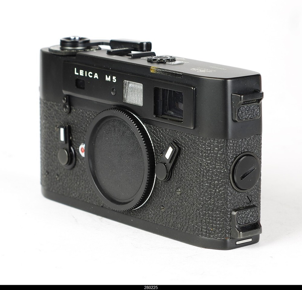 Leica M5 Black 3 Lug Mint- w/ Orginal boxed