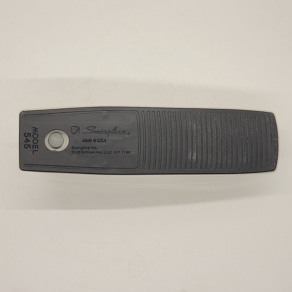 Swingline Model 545 Alabaster Desk Stapler Light Duty Office