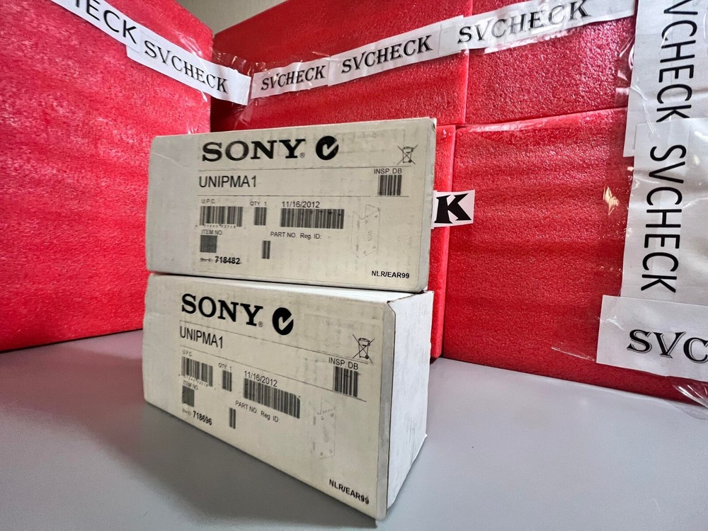 SONY UNIPMA1 Pole Mount Adapter White
