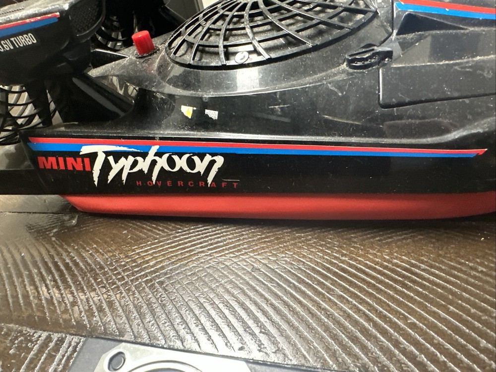 Tyco 1990 R/C 9.6V Turbo Mini Typhoon Hovercraft with Box Untested