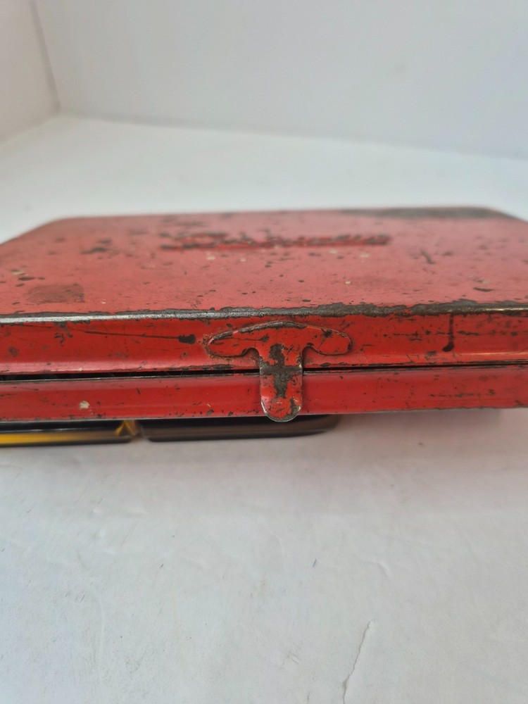snap on model KRA-275 tool box , red metal case for 1/4" drive socket set.