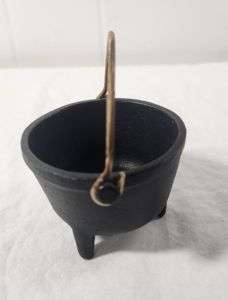 Vintage Miniature Cast Iron 3-Legged Pot With Handle