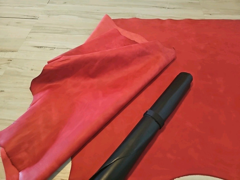 3-4oz MATTE DEVIL'S RED SEMI SMOOTH PULL- UP LEATHER HIDE PANEL,SHEET,12x12 19+s