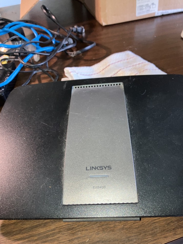 Linskys EA6400, Cable Modem, Power Extender and Cords