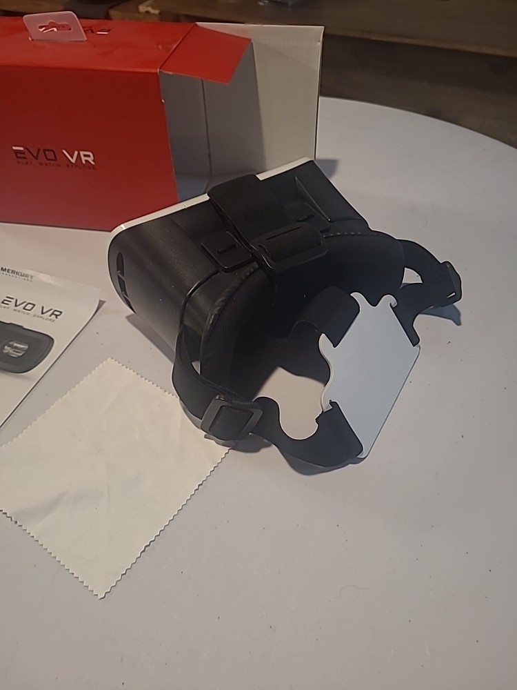 EVO VR Virtual Reality Headset for Smartphones Compatible Android and Apple!