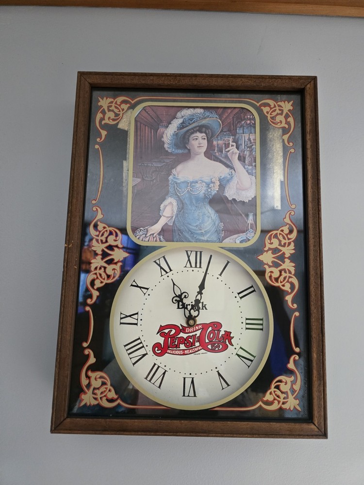 PEPSI COLA Pub Mirror Clock 1983 #10842