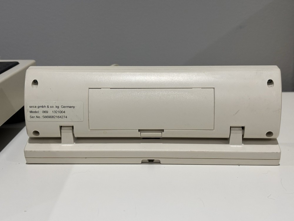 Seca 869 Flat Scale with Remote Display 550 lbs/250 kg Capacity Untested