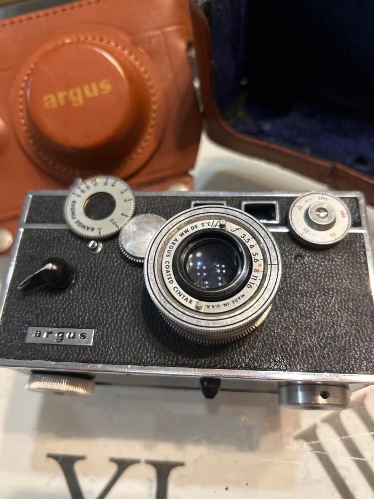 Vintage RANGEFINDER CAMERA: Argus C-3 "The Brick" - Untested