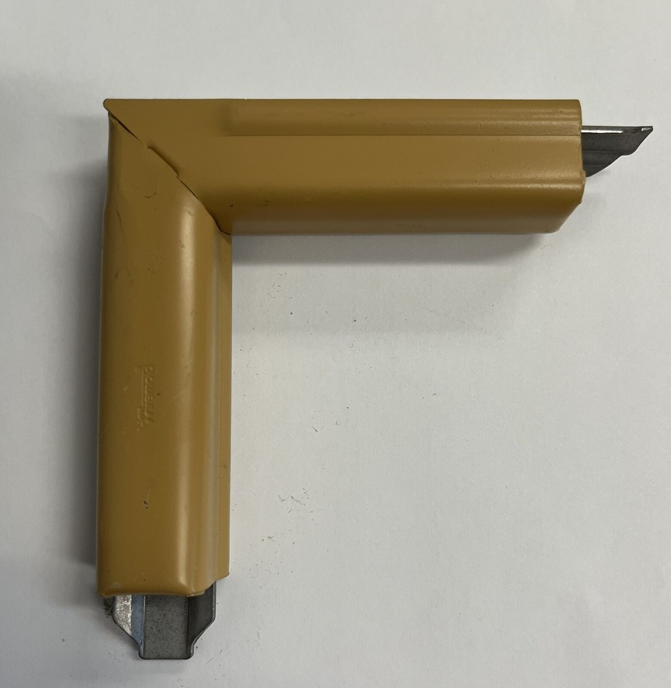 LEGRAND WIREMOLD 5711RH INTERNAL TWISTED ELBOW RIGHT BUFF