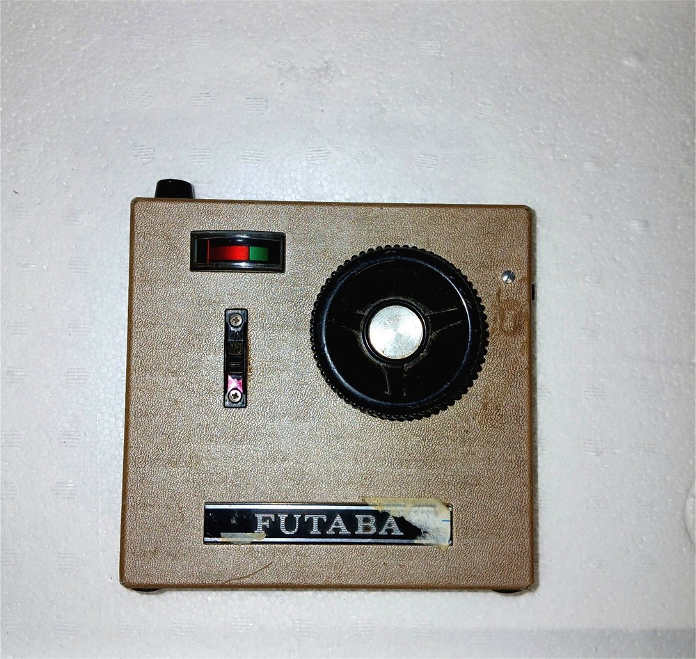 Futaba FP-T 2F remote controller Transmitter Vintage Untested 78 & 72.160