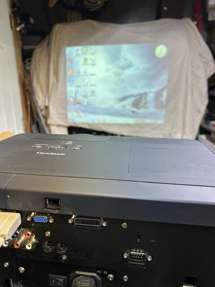 VIEWSONIC PJ1158 LCD PROJECTOR, 4000 LUMENS