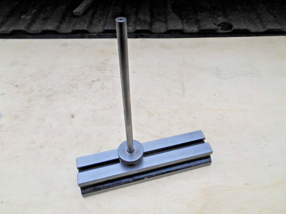 BROWN & SHARPE 730 INDICATOR BASE WITH 8" POST