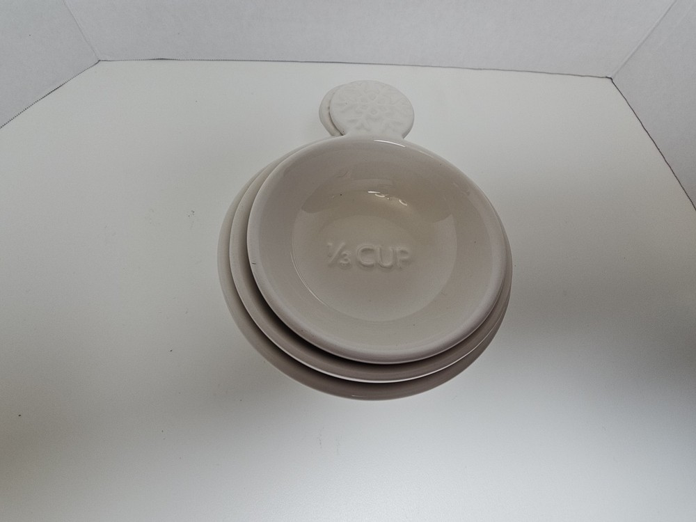 Hallmark Snowflake Nesting Ceramic Measuring Cups Set Of 3