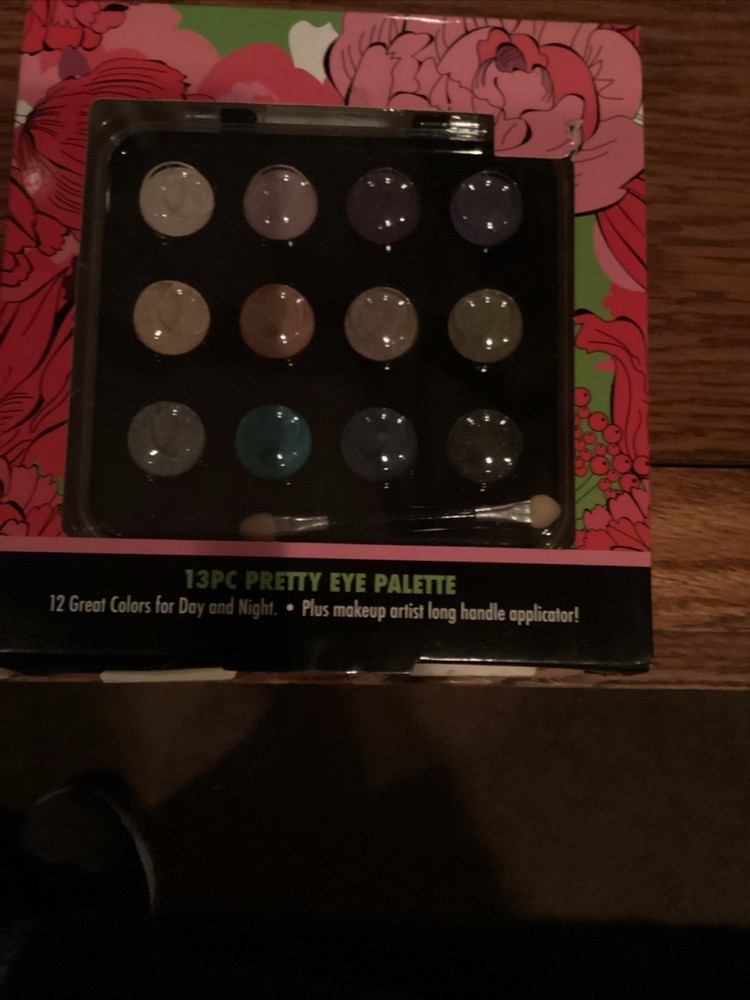 13 Pc Pretty Eye Palette NIB Gift Box