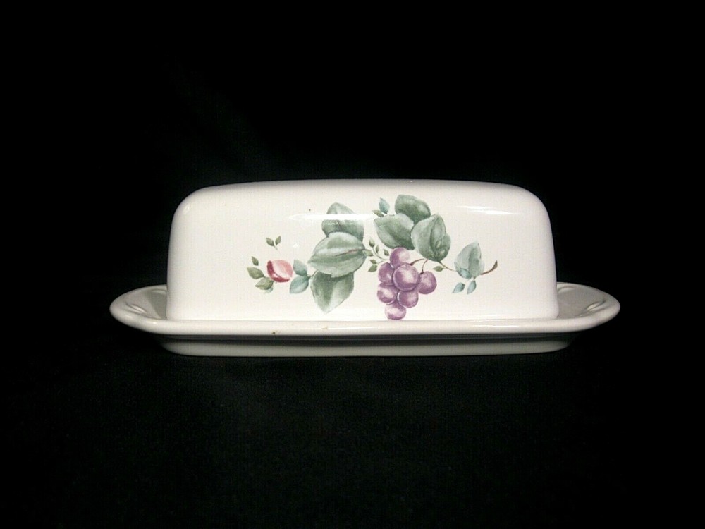 Pfaltzgraff Grapevine Butter Dish