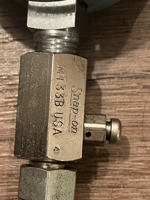 Snap-On Diesel Kilopascal Compression Gauge MT33B Untested/Cracked Glass Garage