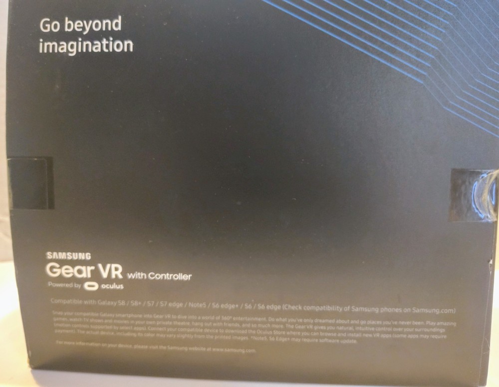 Samsung Gear VR with Controller Powered By Oculus