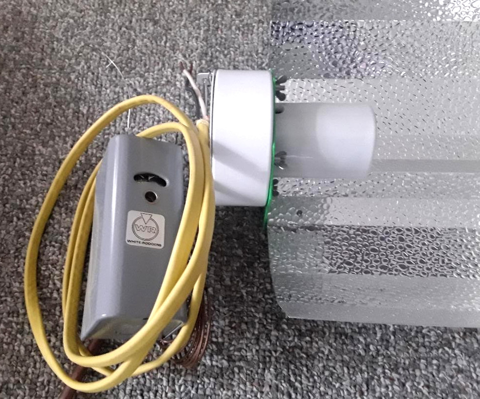 Grow Light white rodgers with two bulbs