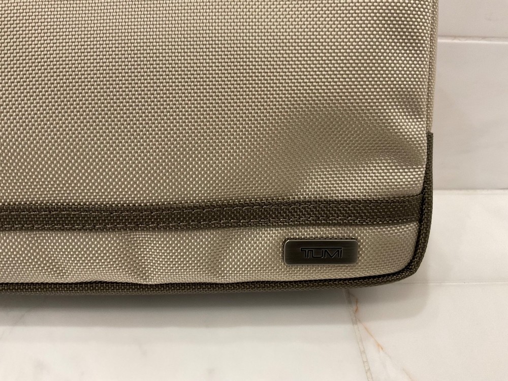 NEW - TUMI Ballistic Nylon Zippered Medium Kit Pouch - Cosmetic Bag - TONAL SAND
