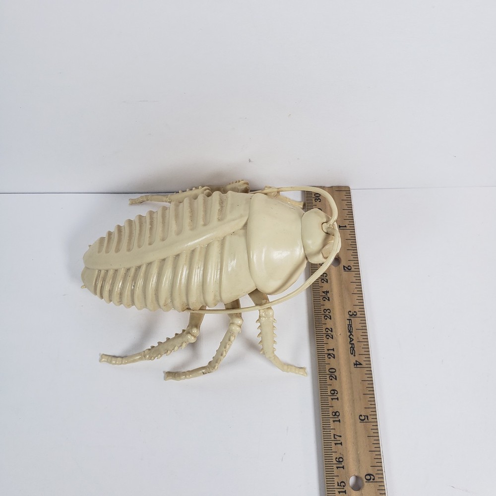 Pan Asian Creations Light Up Skeleton Cockroach