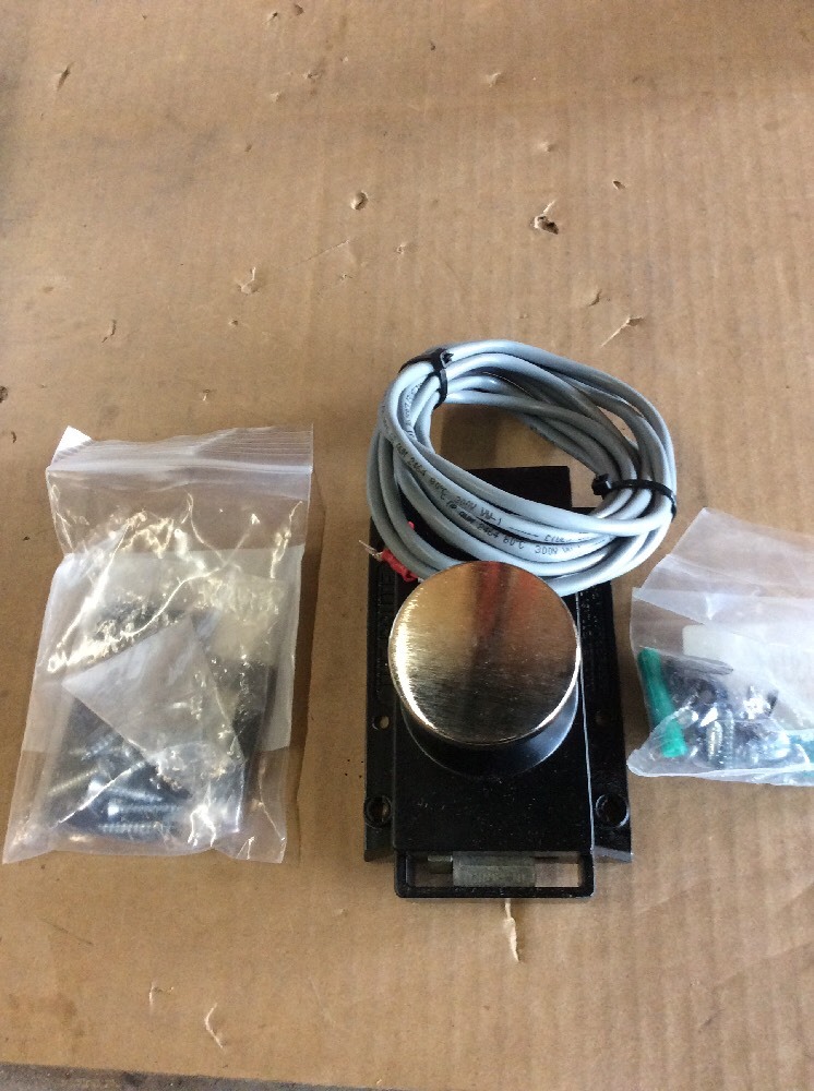 8497-100 Heavy Duty Dead latch W/ 1 Striker
