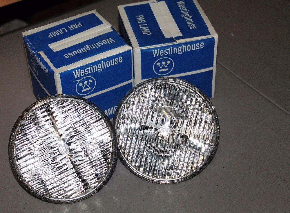 2 Westinghouse Medium Flood PAR Lamps 200W 120V
